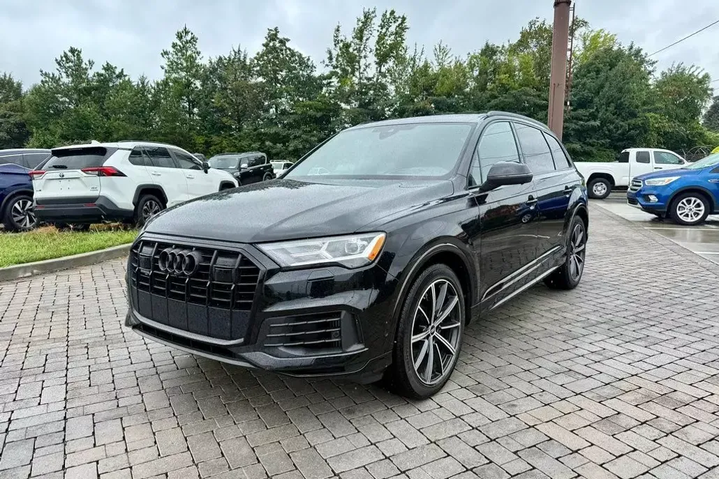 2022 Audi Q7 55 Prestige photo 1