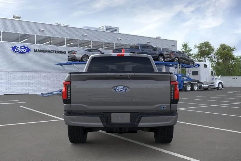 2025 Ford F-150 Lightning photo 1
