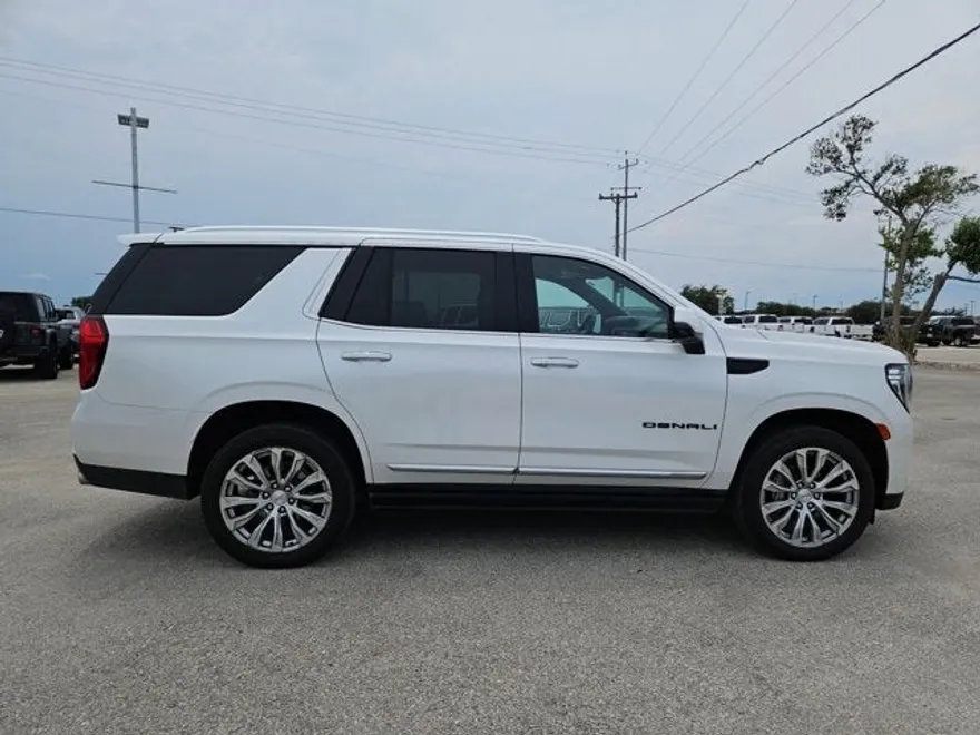2024 Gmc Yukon Denali photo 1