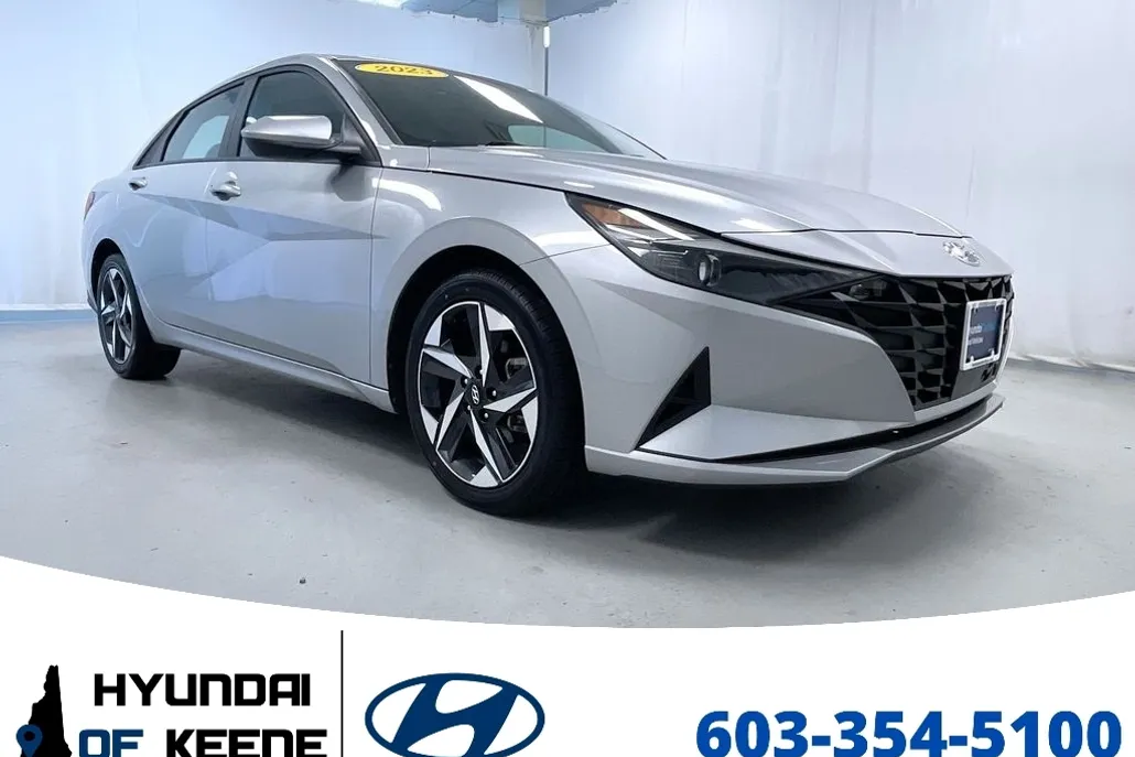 2023 Hyundai Elantra SEL Convenience photo 1