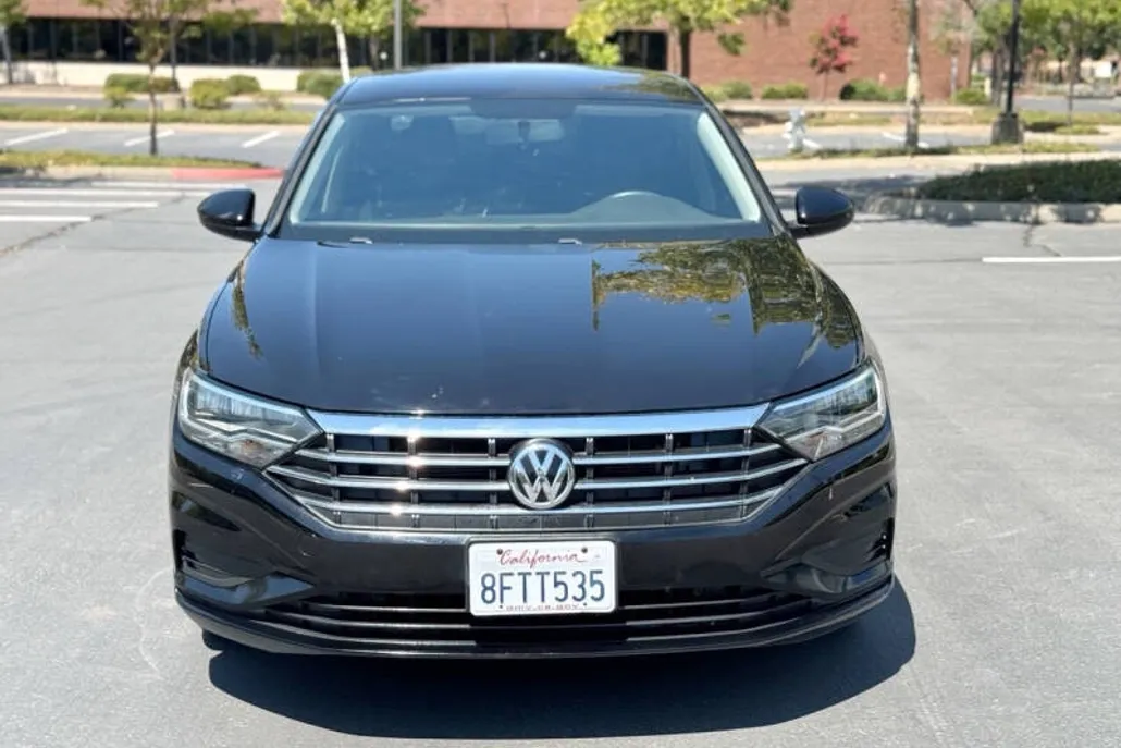 2019 Volkswagen Jetta SE R-Line photo 1