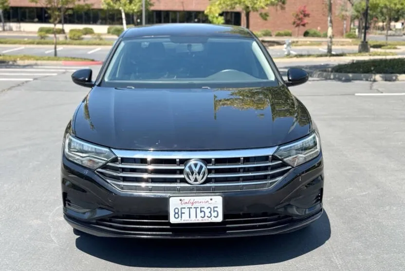 2019 Volkswagen Jetta SE R-Line photo 1