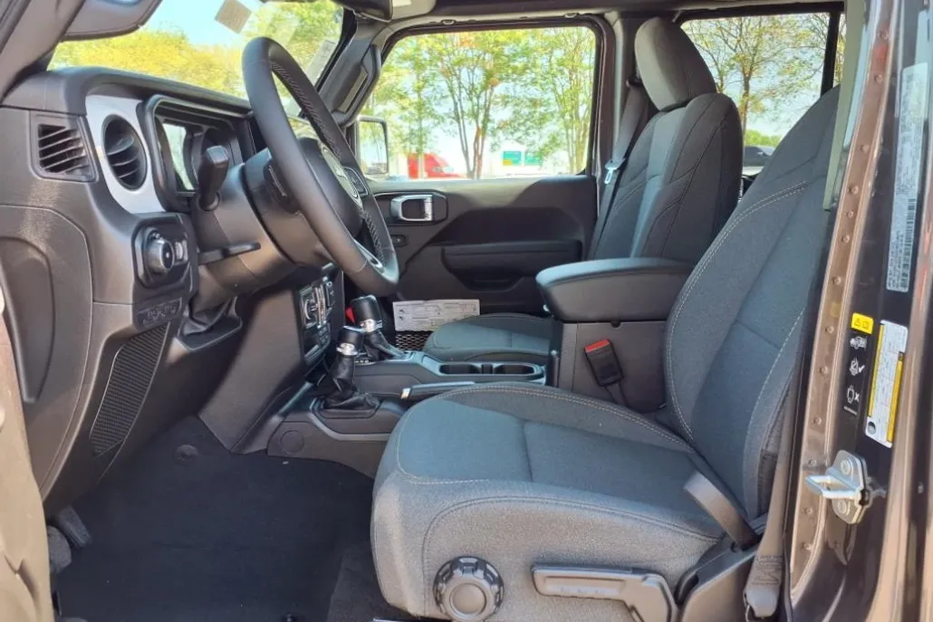 2025 Jeep Wrangler Sport S photo 1