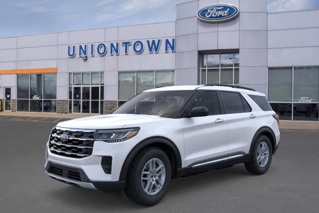 2025 Ford Explorer photo 1