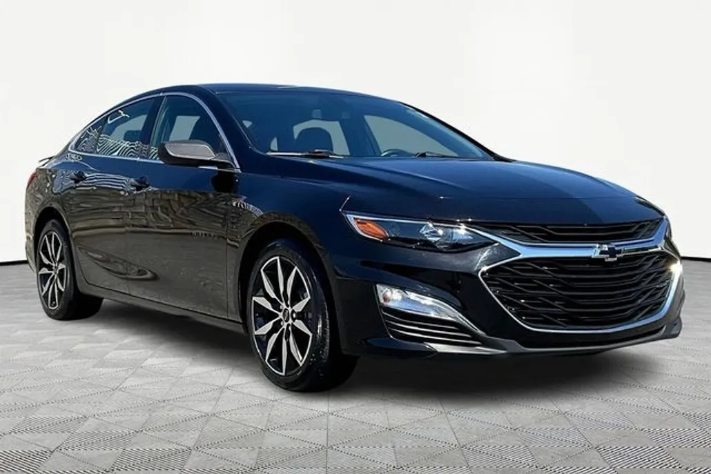 2022 Chevrolet Malibu RS photo 1