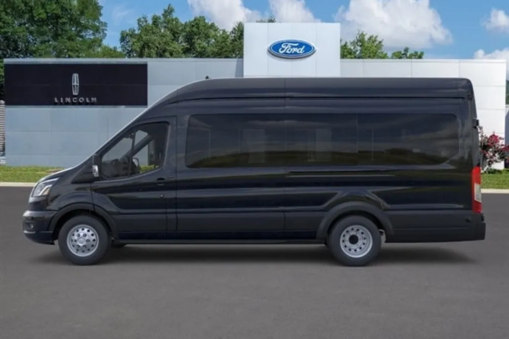 2025 Ford Transit photo 1