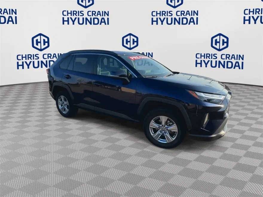 2024 Toyota RAV4 XLE photo 1
