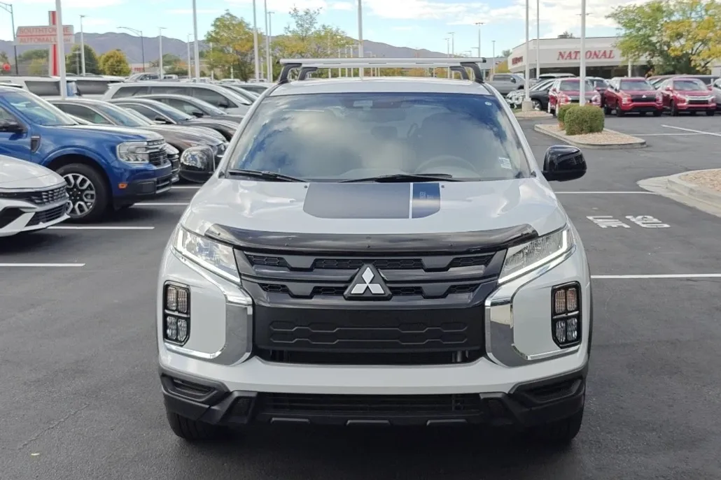 2025 Mitsubishi Outlander Sport ES SE LE photo 1