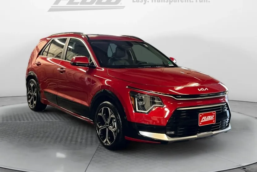 2024 Kia Niro SX Touring photo 1