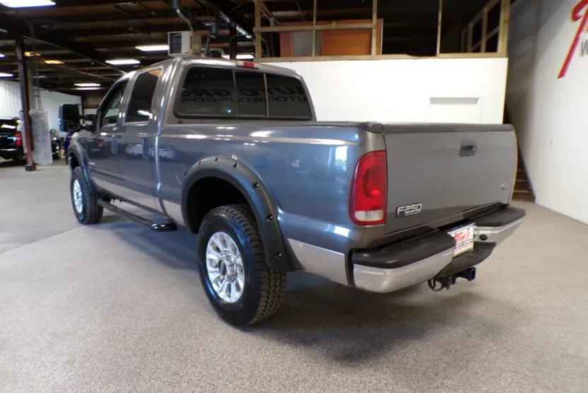 2004 Ford F-250 XLT photo 1