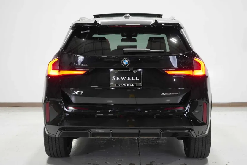 2025 Bmw X1 XDrive28i photo 1