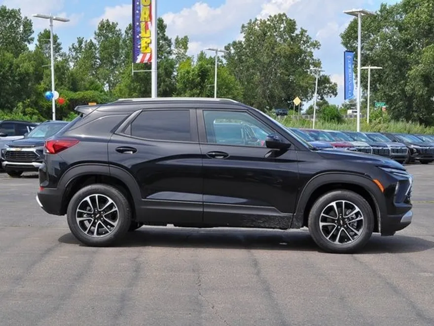 2026 Chevrolet Trailblazer LT photo 1