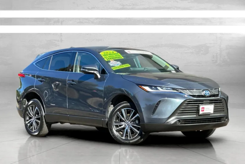 2024 Toyota Venza LE photo 1