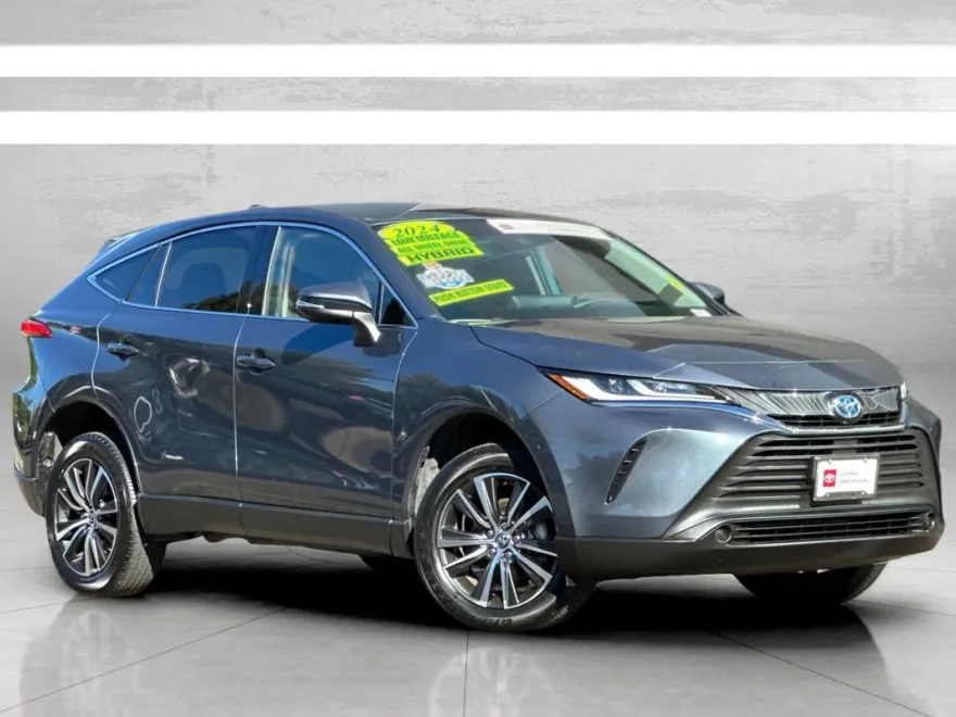 2024 Toyota Venza LE photo 1