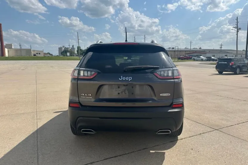 2021 Jeep Cherokee Latitude Lux photo 1