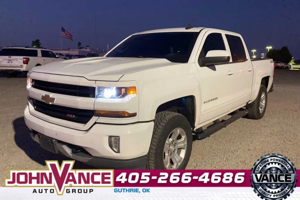 2018 Chevrolet Silverado 1500 LT photo 1