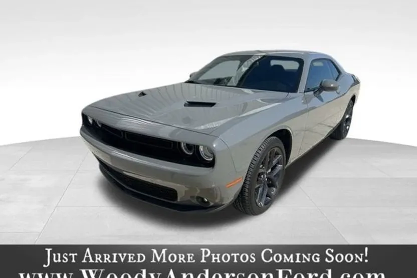 2023 Dodge Challenger SXT photo 1