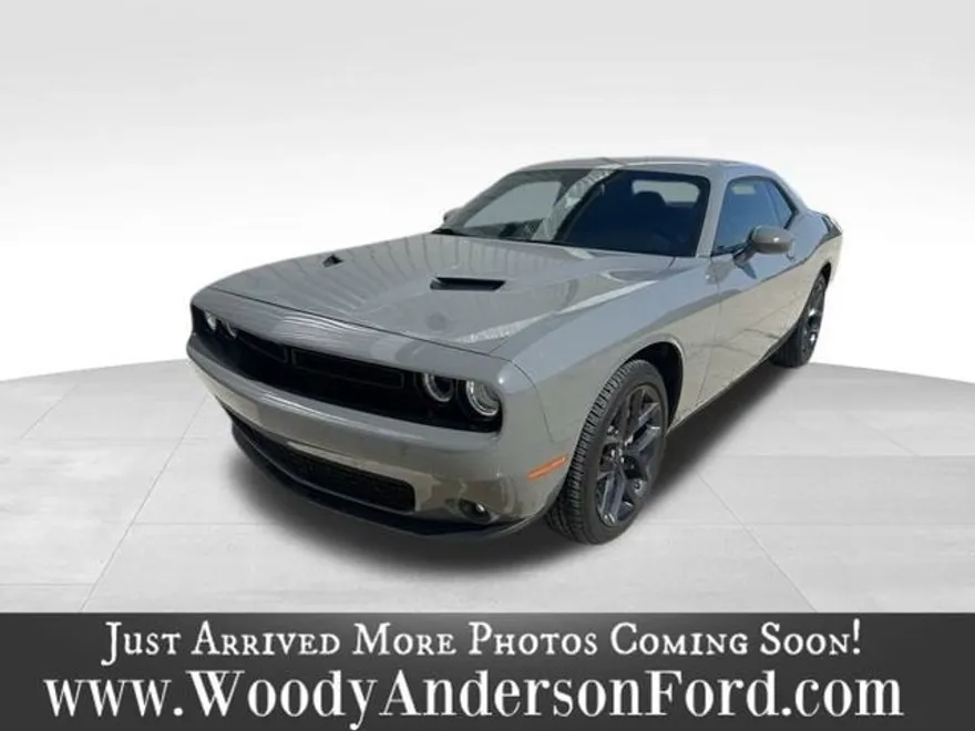 2023 Dodge Challenger SXT photo 1