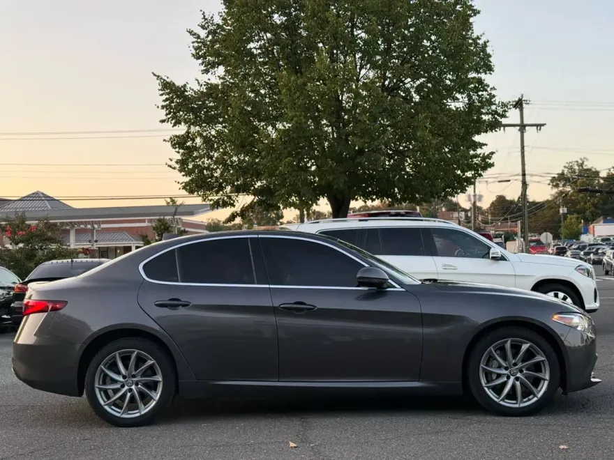 2021 Alfa Romeo Giulia SPRINT photo 1