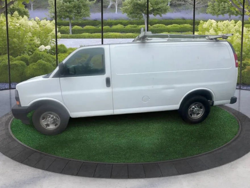 2018 Chevrolet Express 2500 Cargo Van photo 1