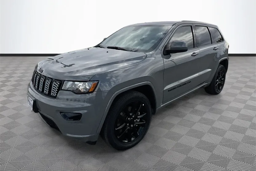 2022 Jeep Cherokee Laredo X photo 1
