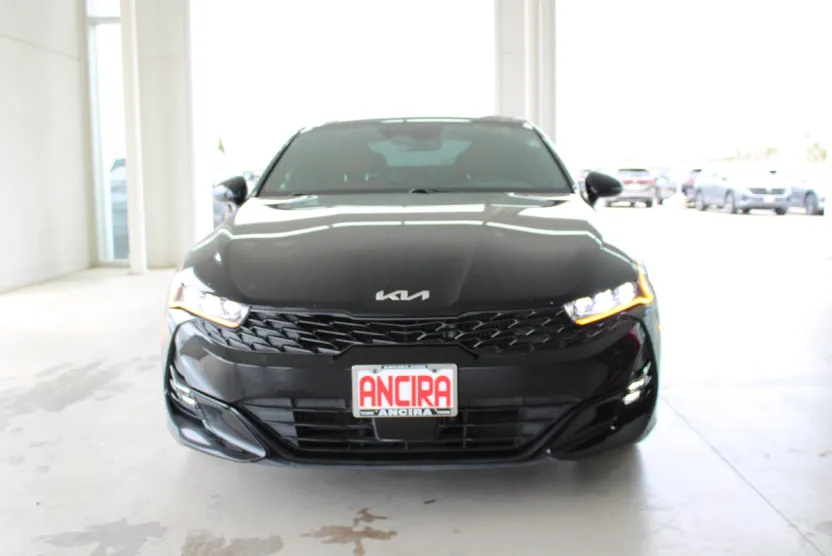 2022 Kia K5 GT-Line photo 1