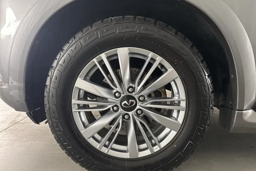 2020 Infiniti QX80 Luxe photo 1