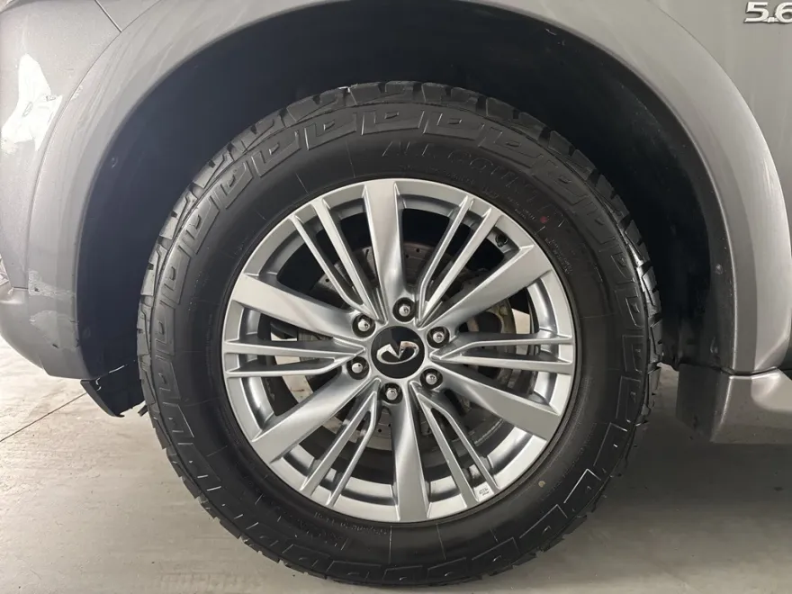 2020 Infiniti QX80 Luxe photo 1