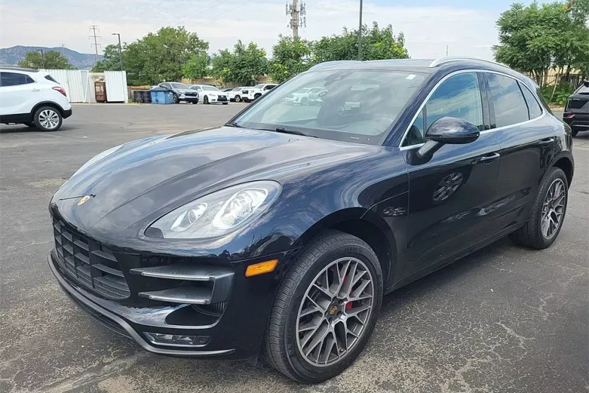 2016 Porsche Macan Turbo photo 1