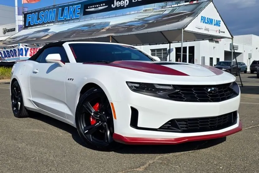 2023 Chevrolet Camaro LT1 photo 1