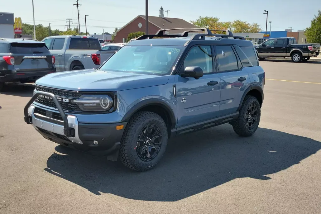 2025 Ford Bronco Sport Outer Banks photo 1