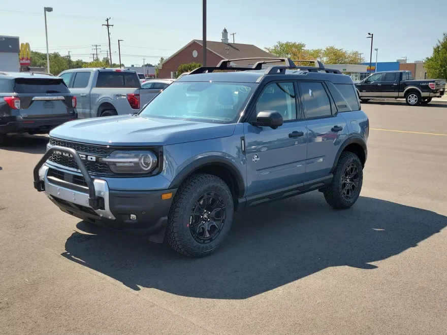 2025 Ford Bronco Sport Outer Banks photo 1