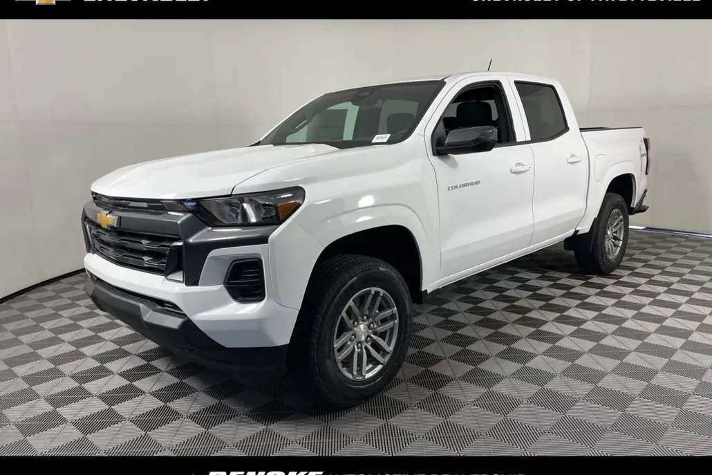 2026 Chevrolet Colorado LT photo 1
