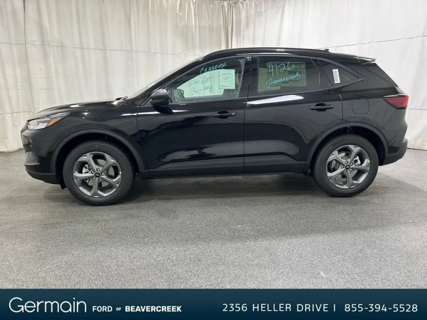 2025 Ford Escape ST-Line photo 1