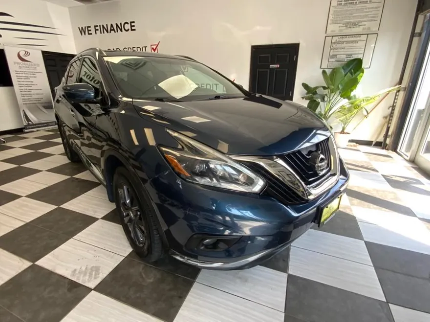 2018 Nissan Murano SV photo 1