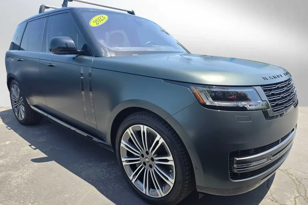2023 Land Rover Range Rover SE photo 1