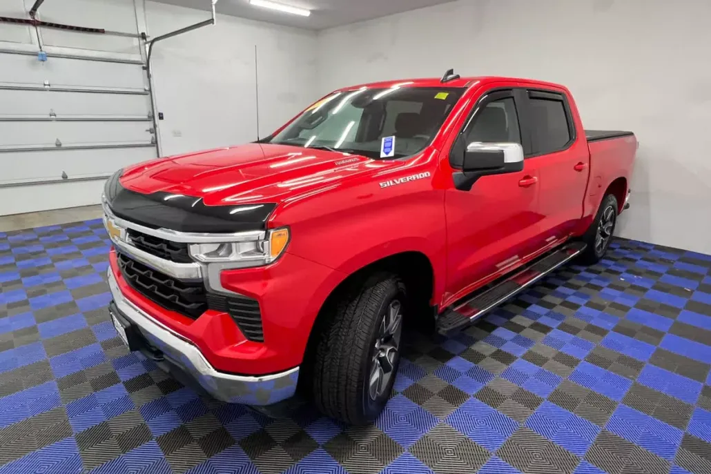 2025 Chevrolet Silverado 1500 LT photo 1