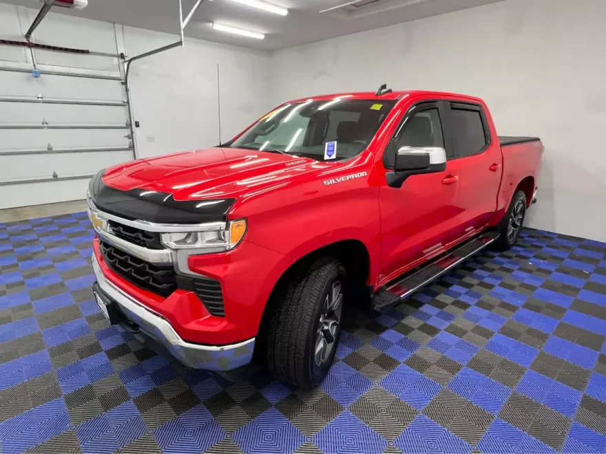 2025 Chevrolet Silverado 1500 LT photo 1