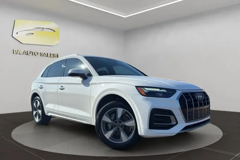 2023 Audi Q5 Premium Plus photo 1
