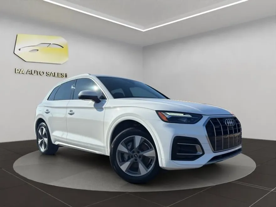 2023 Audi Q5 Premium Plus photo 1