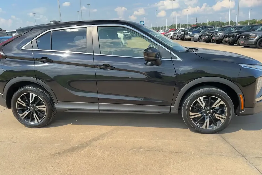 2024 Mitsubishi Eclipse Cross SE photo 1