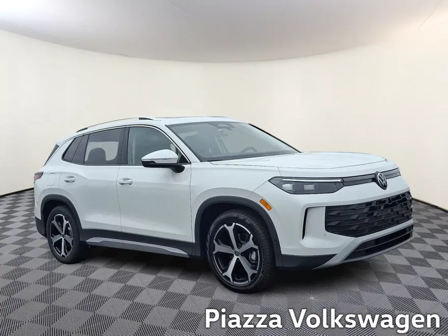 2025 Volkswagen Tiguan SE photo 1