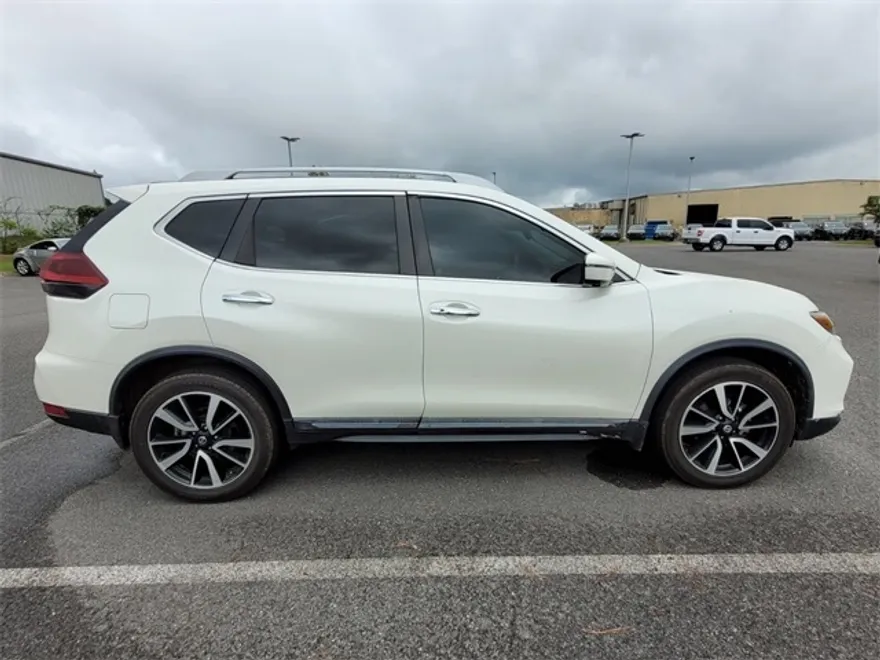 2019 Nissan Rogue SL photo 1