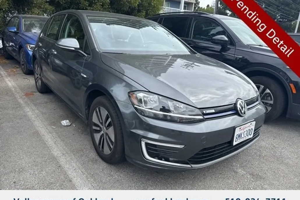 2019 Volkswagen e-Golf SE photo 1
