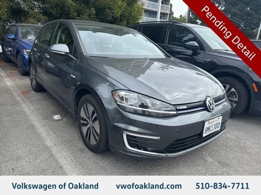 2019 Volkswagen e-Golf SE photo 1