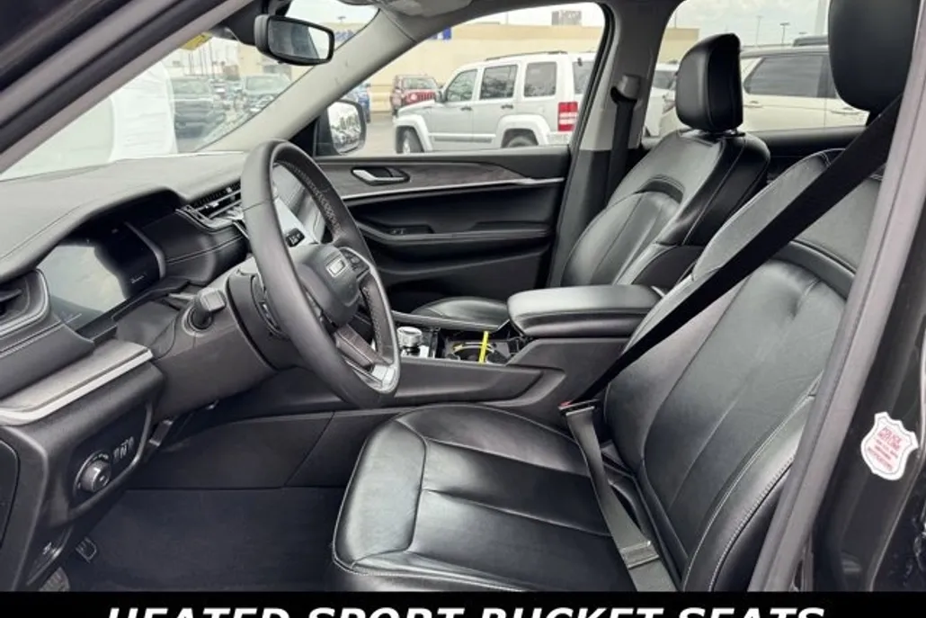 2023 Jeep Grand Cherokee Limited photo 1