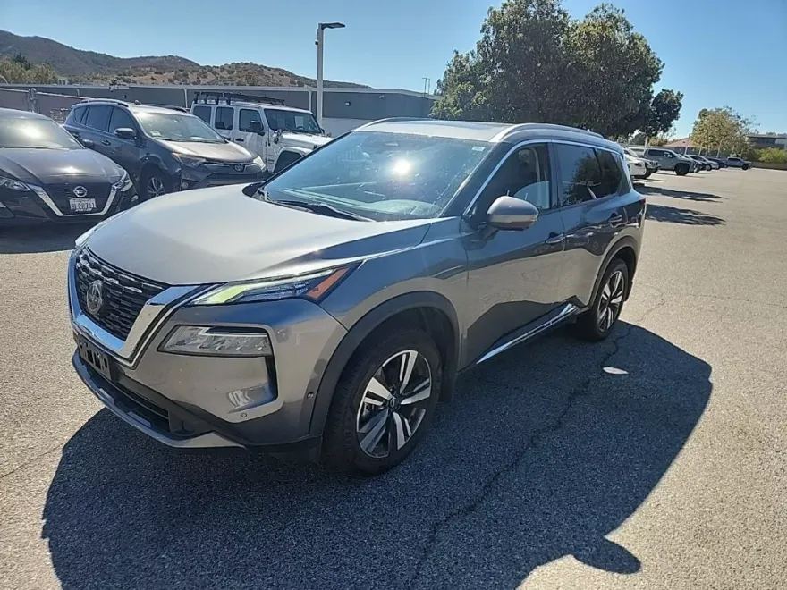 2023 Nissan Rogue SL photo 1