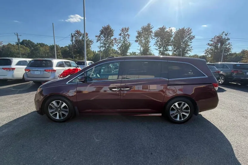 2016 Honda Odyssey Touring Elite photo 1