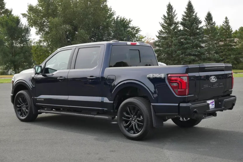 2025 Ford F-150 Lariat photo 1