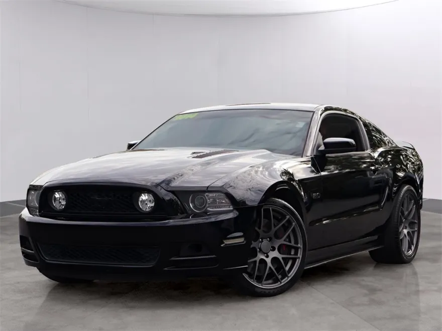 2014 Ford Mustang GT Premium photo 1